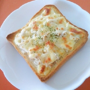 我が家の朝ごはん★新玉ねぎのチーズトースト